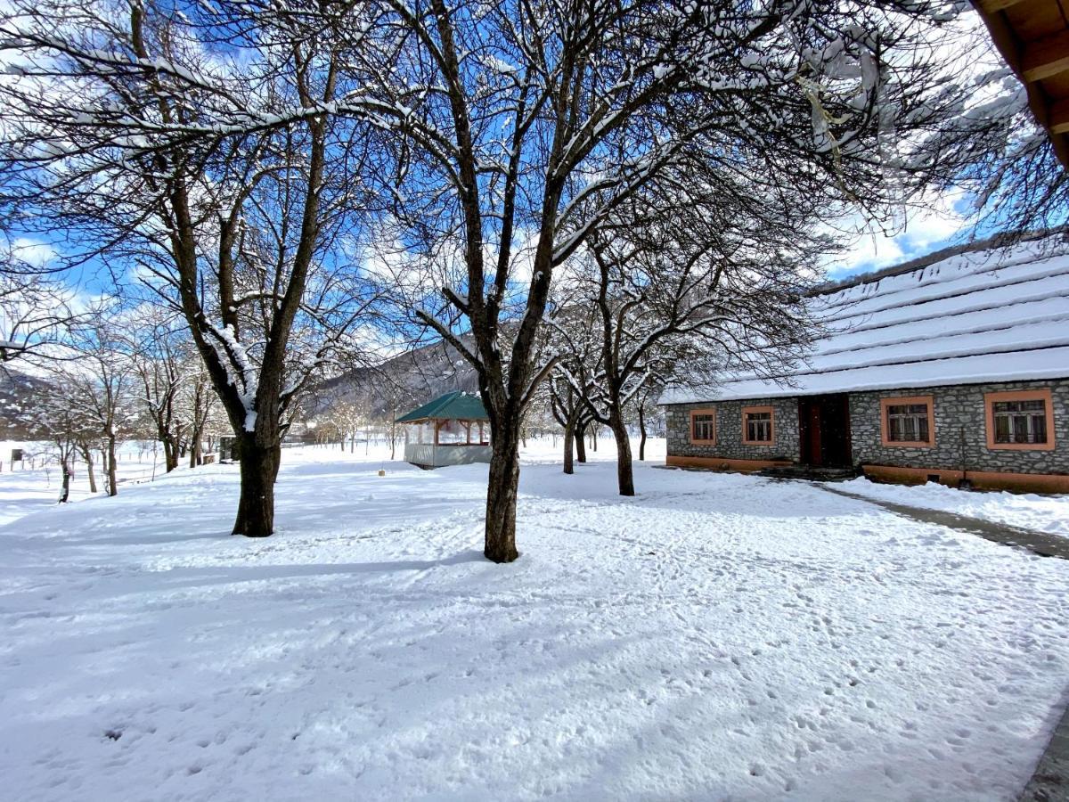 Peraj Guesthouse Vermosh Exterior foto